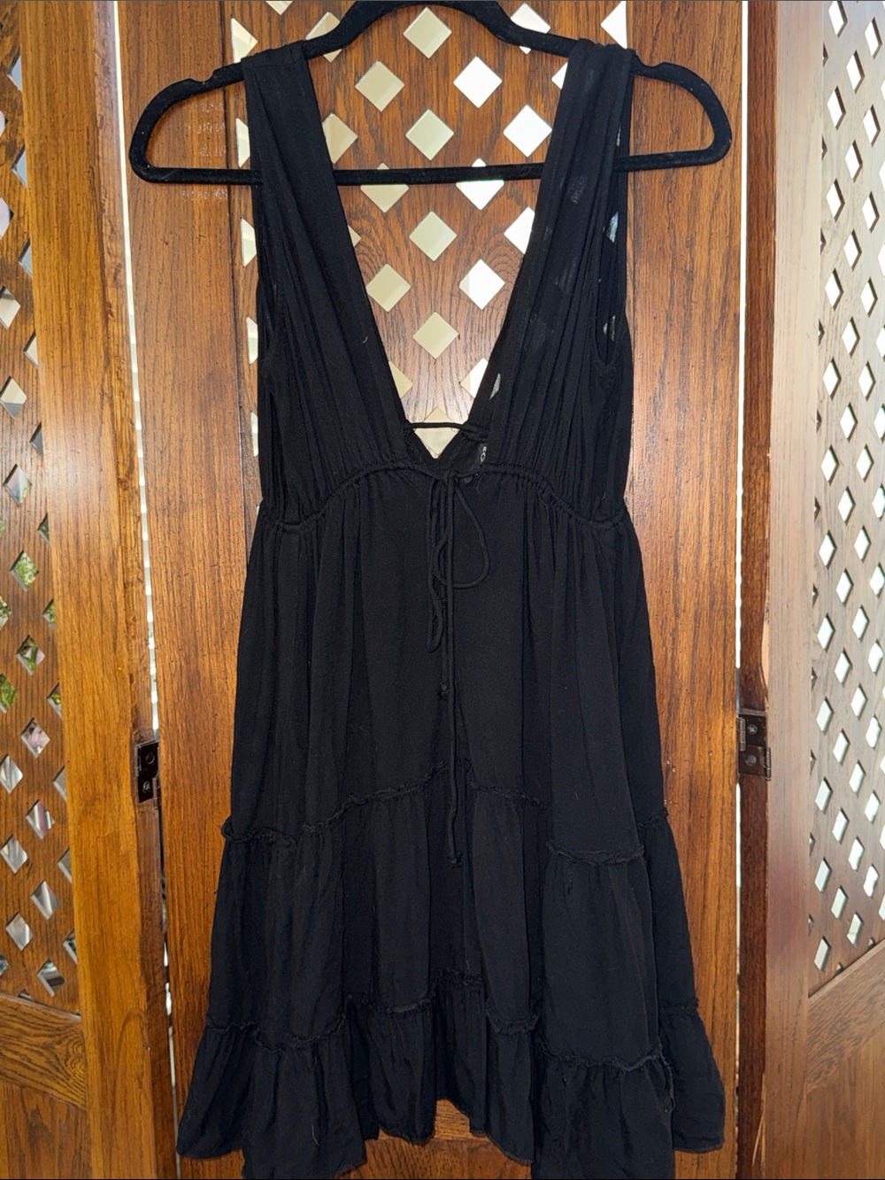 Raviya Black Deep V-Tie Tiered Swim Coverup
